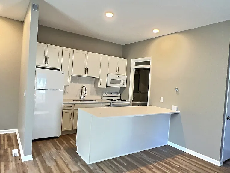 2501 N Bartlett Ave #C — Photo 2