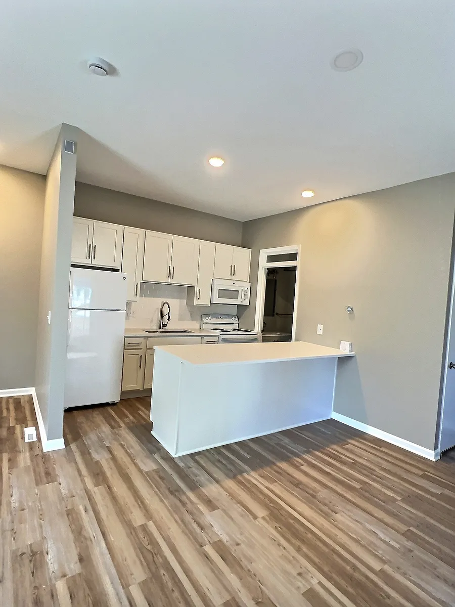 Building Photo - 2501 N Bartlett Ave #C