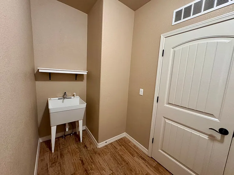 8475 Glen Carriage Grv — Photo 24