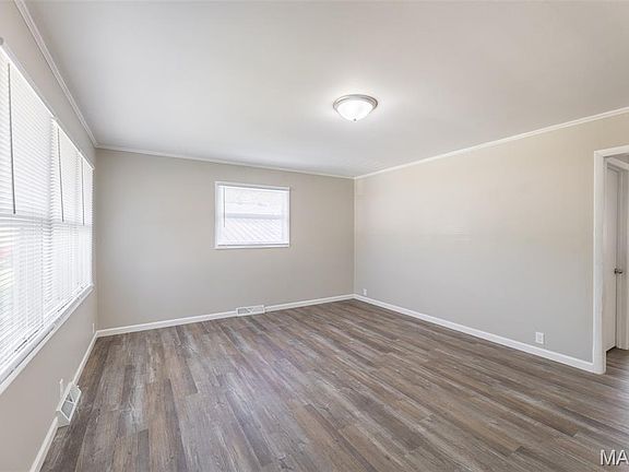 4th image of 1418 Woodland Dr