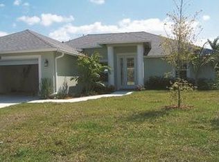 858 SE Streamlet Ave, Port St Lucie, FL 34983