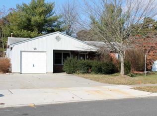 51 Pine Needle St, Howell, NJ 07731