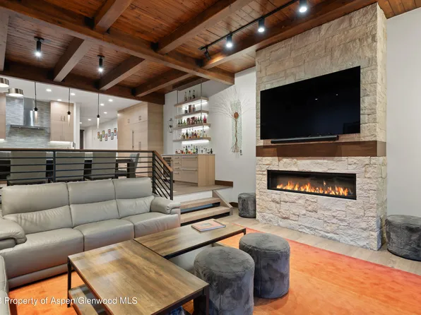 229 Faraway Rd APT 21, Snowmass Village, CO 81615