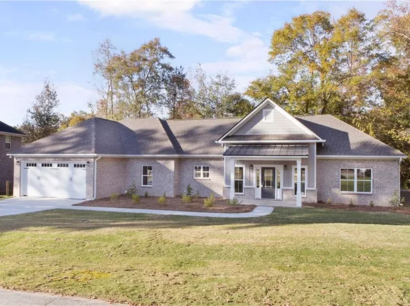 84 Lee Road 451, Phenix City, AL 36870