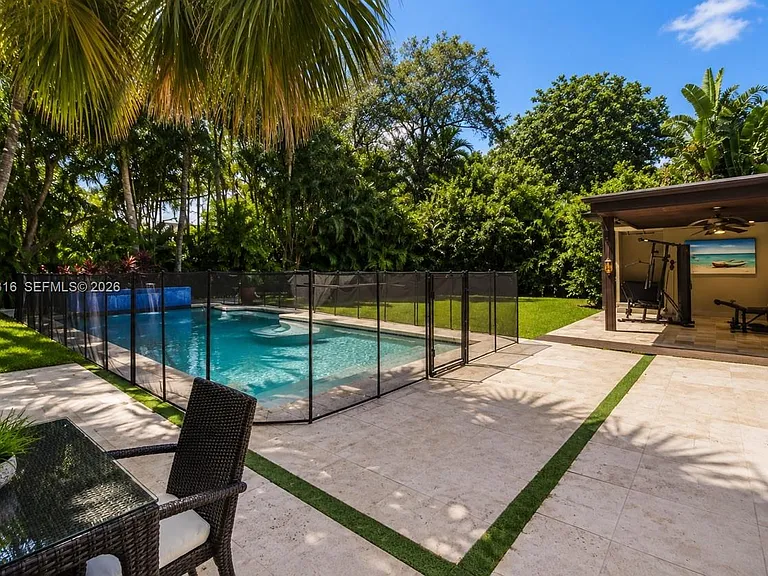 560 Sabal Palm Rd — Photo 9
