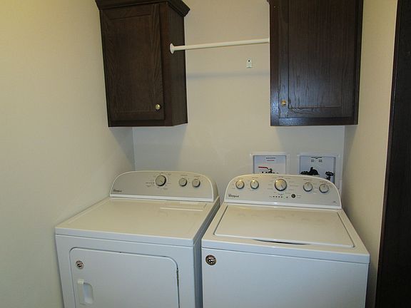 5th image of 283 Heatherwood Trl