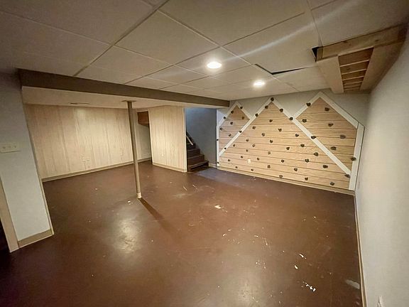 4th image of 518 Clayton Ave NW