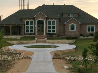 101 Comanche Cir, Hutto, TX 78634