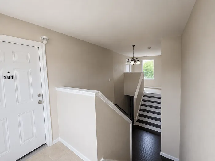 555 S Ohio Ave #201 — Photo 8