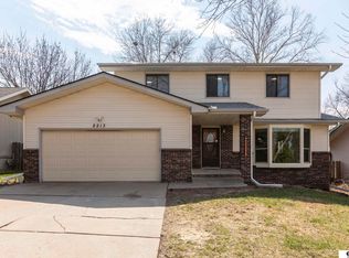 2213 Coventry Dr, Bellevue, NE 68123