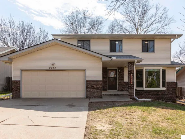 2213 Coventry Dr, Bellevue, NE 68123