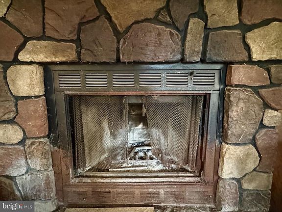 5th image of 115 Birch Ln