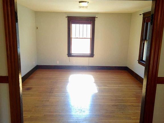 4th image of 141 3/4 Amherst Street # Second Floor