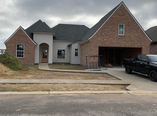 117 San Domingo Dr, Youngsville, LA 70592