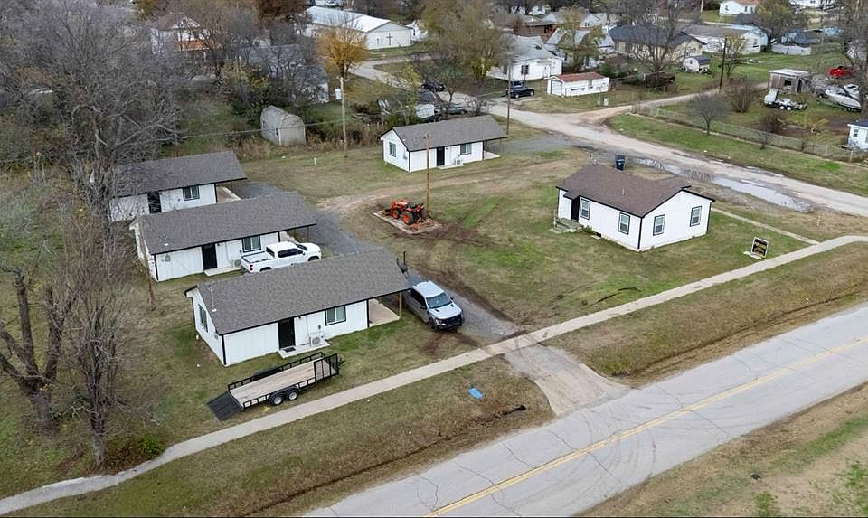 1st image of 402 N 6th Ave