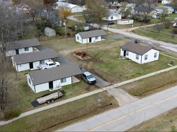 402 N 6th Ave, Stroud, OK 74079