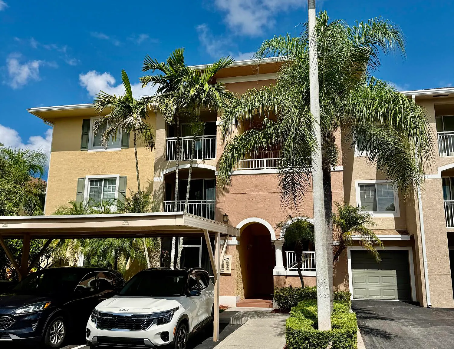 1 bed, 1.0 bath, 843 sqft, $1,775 — Photo 2