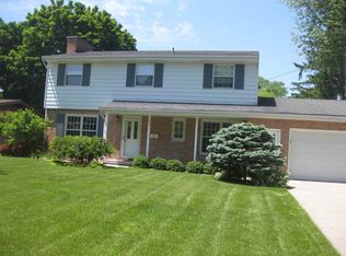 410 Hart St, Essexville, MI