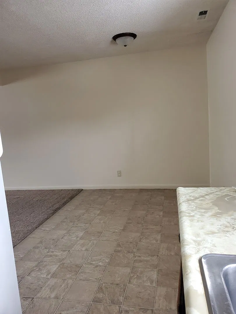 1440 Fir Avenue — Photo 4