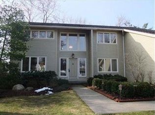 6624 Woodhawk Dr, Mayfield Heights, OH 44124