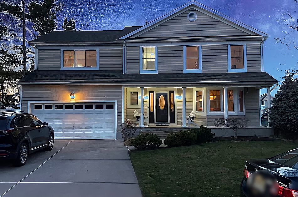 2nd image of 2213 Laurel Dr