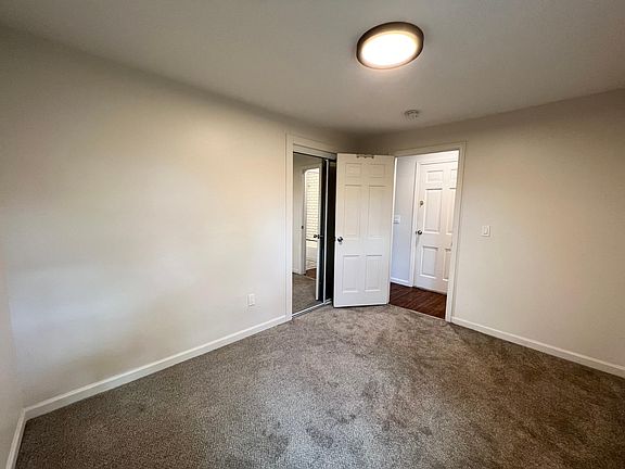5th image of 446 Parkdale Ave #2