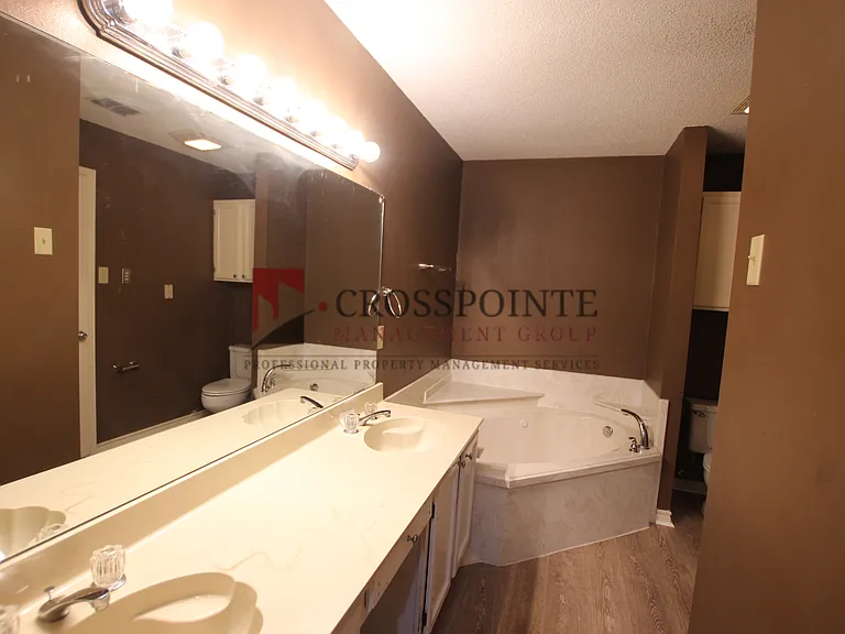 5875 Creekside Cir — Photo 22