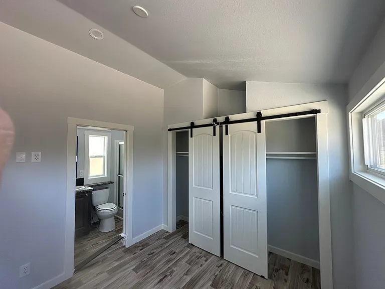 20900 N Lakeshore Dr — Photo 11