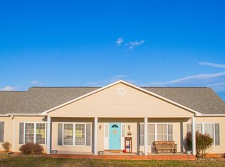 2682 Isle Of Pines Dr, Moneta, VA 24121