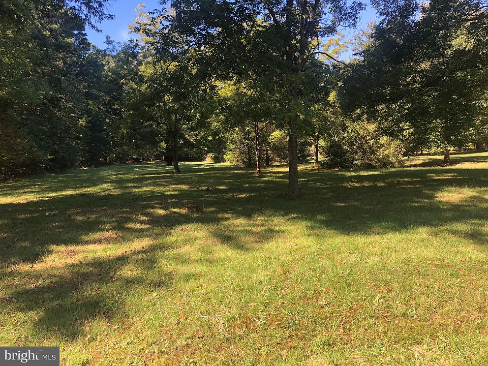 2nd image of 6942 Schoolhouse Ln