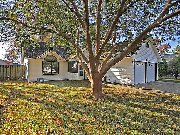 2nd image of 8495 Chesapeake Dr