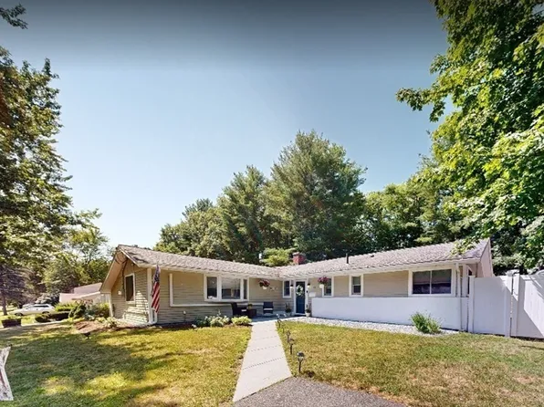 22 Corrine Dr, Framingham, MA 01701
