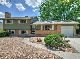 1934 Berkshire Ln, Colorado Springs, CO 80909