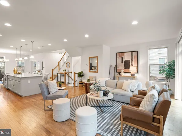 9554 Katelyn Zinn Pl, Burke, VA 22015