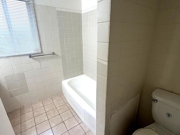 4th image of 2102 S Pacific Ave APT 3