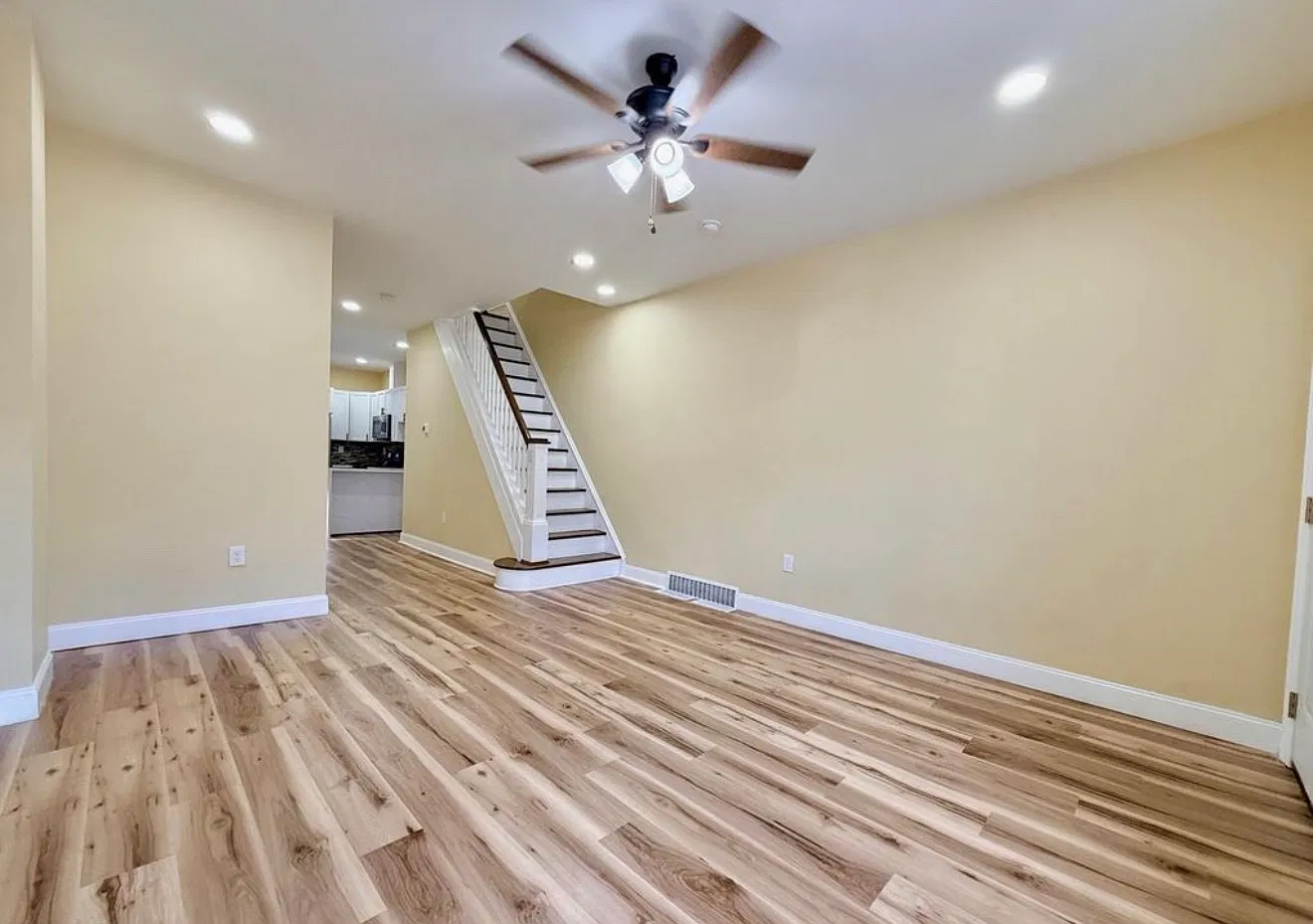 4 bed, 1154 sqft, $1,850 — Photo 3