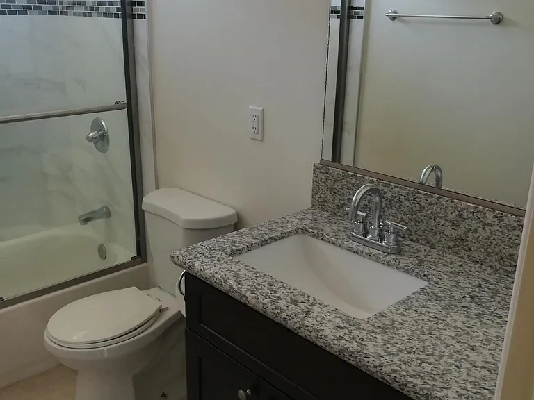 325 W Norwood Pl #C — Photo 3
