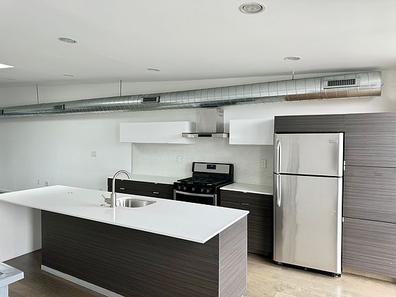 3rd image of 1443 N Franklin St APT 3