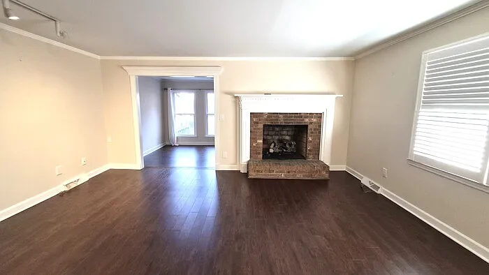900 N Main St — Photo 6