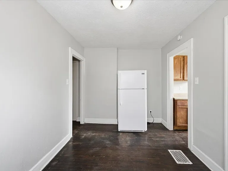 35 - 37 S Sherman Dr — Photo 18
