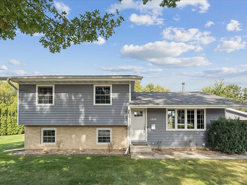 Building Photo - 1429 Columbus Dr