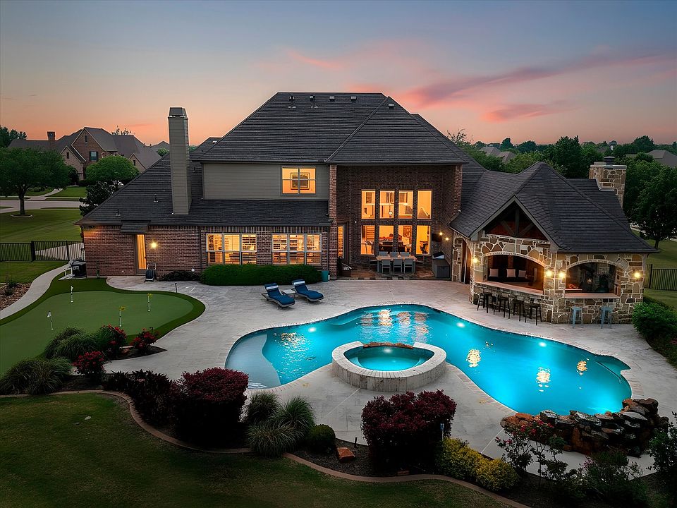 1st image of 1 Kensington Dr