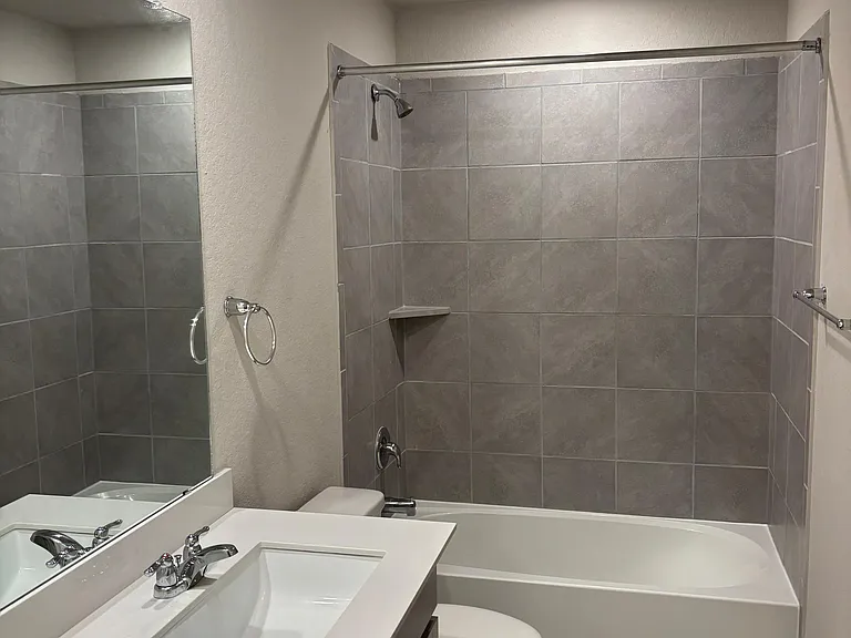 1545 Arcadian Lily — Photo 11