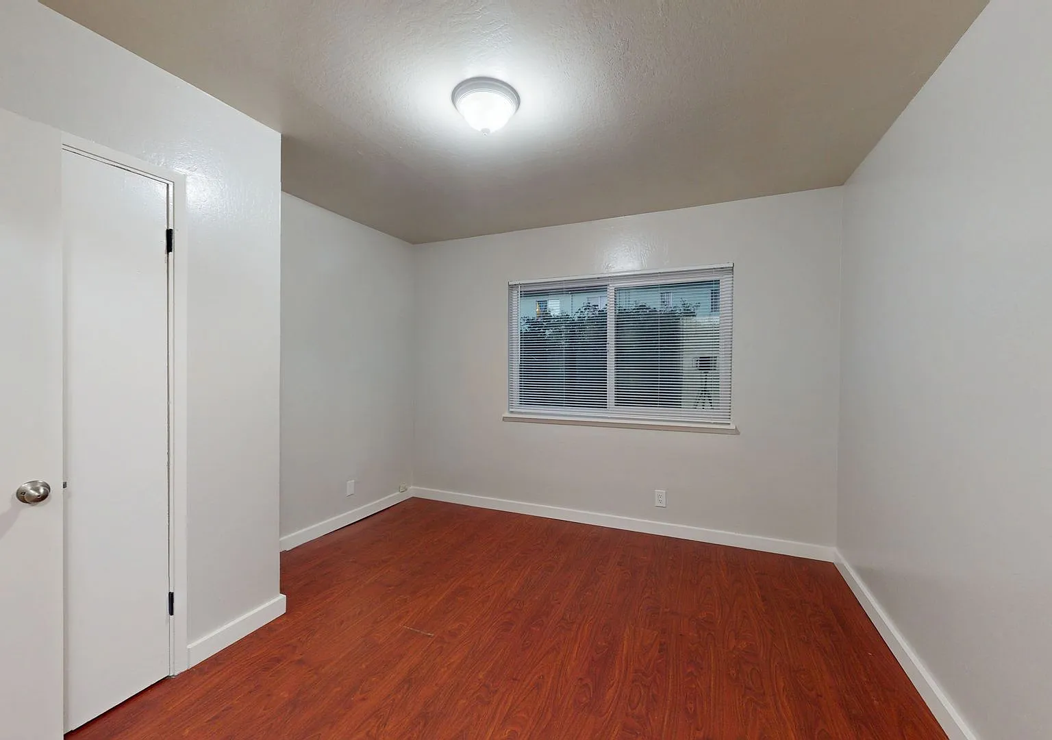 Comfortable Living at Richmond! — Photo 4