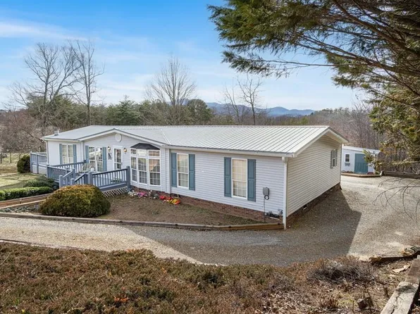 283 Bobcat Ln, Warne, NC 28909