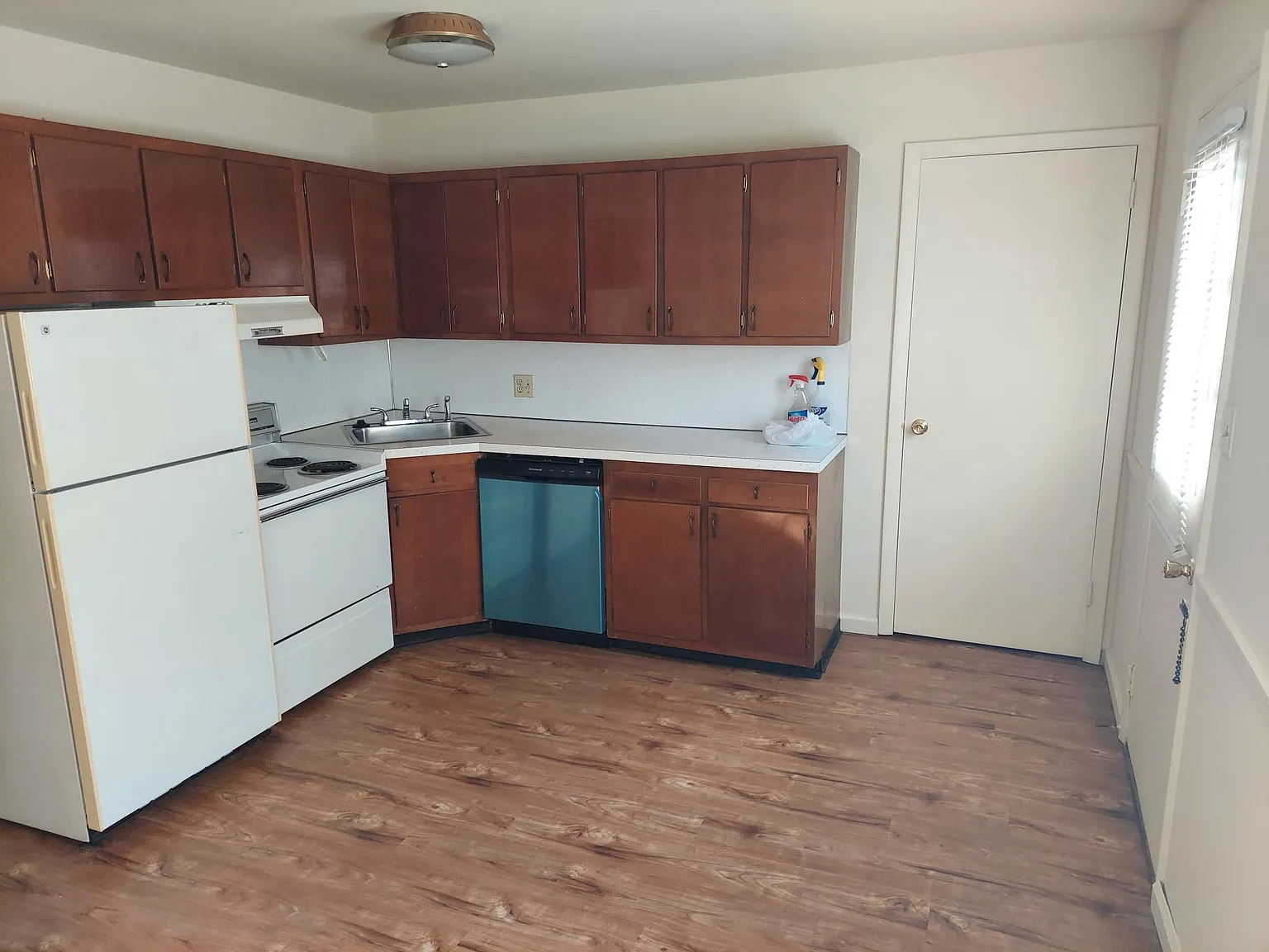 2 bed, $1,250 — Photo 1