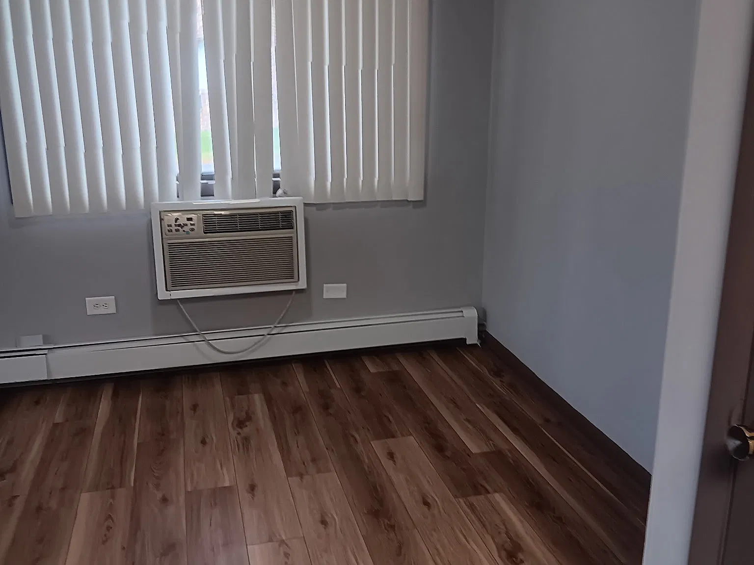 1 bed, 850 sqft, $1,400 — Photo 4