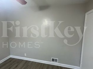 8912 S Sacramento Ave, Evergreen Park, IL 60805