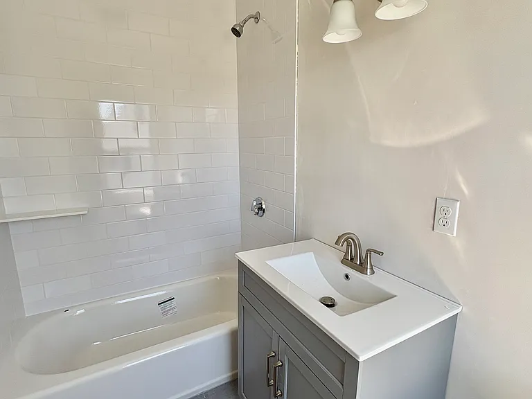 159 Parsons St #2 — Photo 10