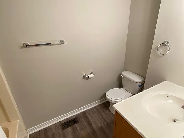 102A Kingsbury Ct — Photo 10
